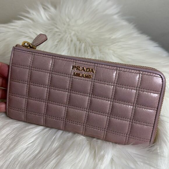 💯Authentic Prada Quilted Zipped Long Wallet 🍀 - Picture 12 of 14